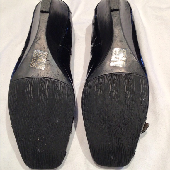 Black patent pumps - Picture 3 of 3